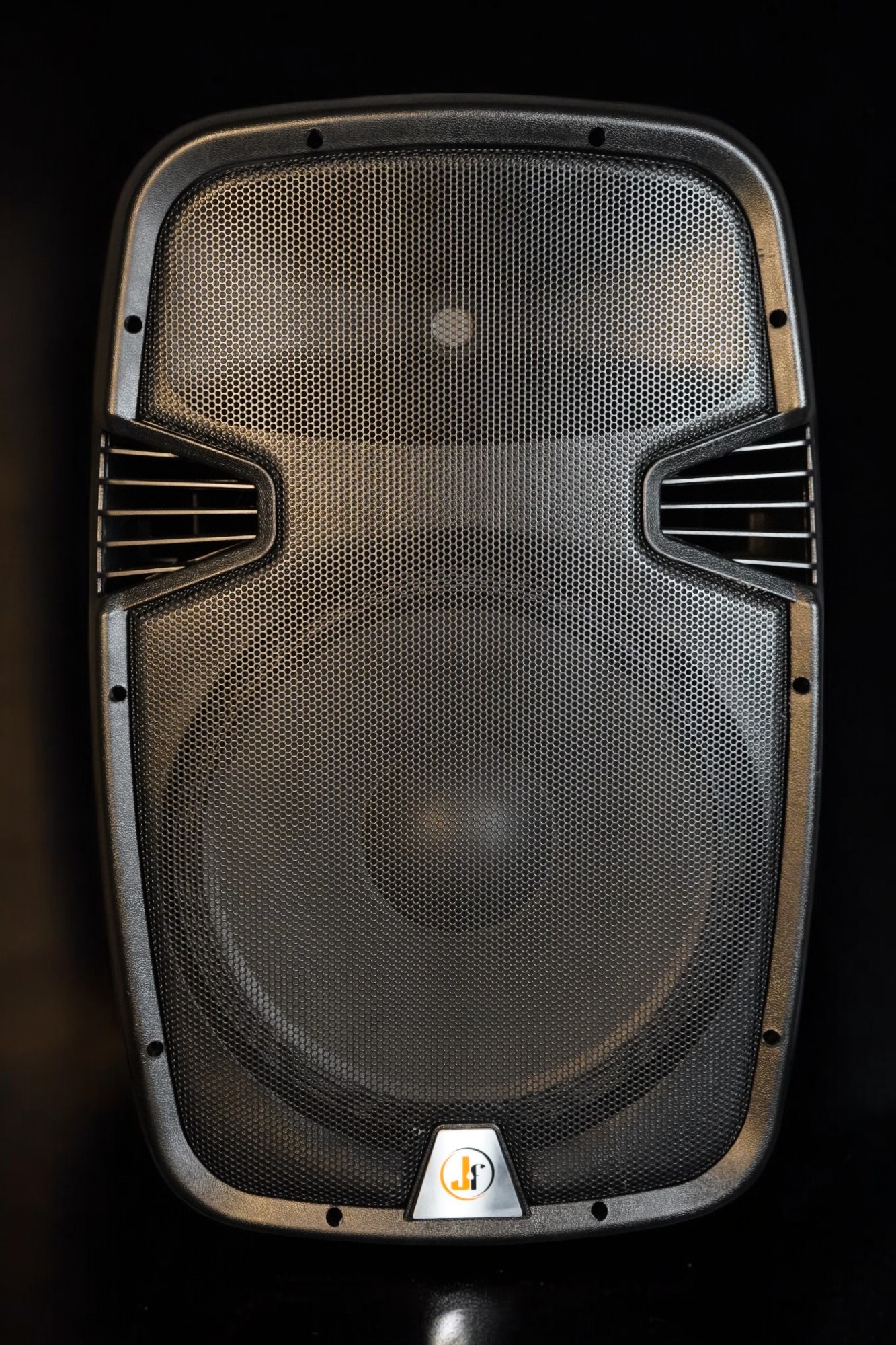 Caixa Amplificada c/ Tripé 300W RMS PS15AUWB J&F – J&F Caixa Amplificada c/ Tripé 300W RMS PS15AUWB J&F – J&F